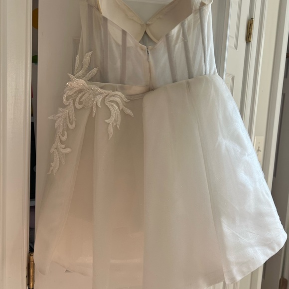 Cute white romper - Picture 3 of 3